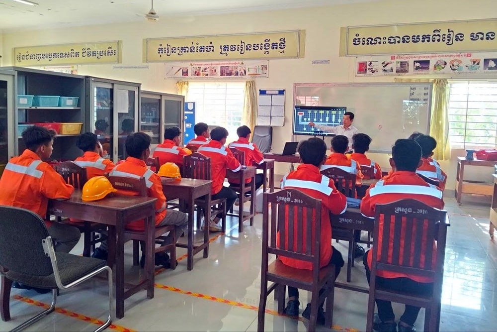 Over 1,150 Vocational Scholarships Available for Cambodian Youth Under Royal Government Initiative