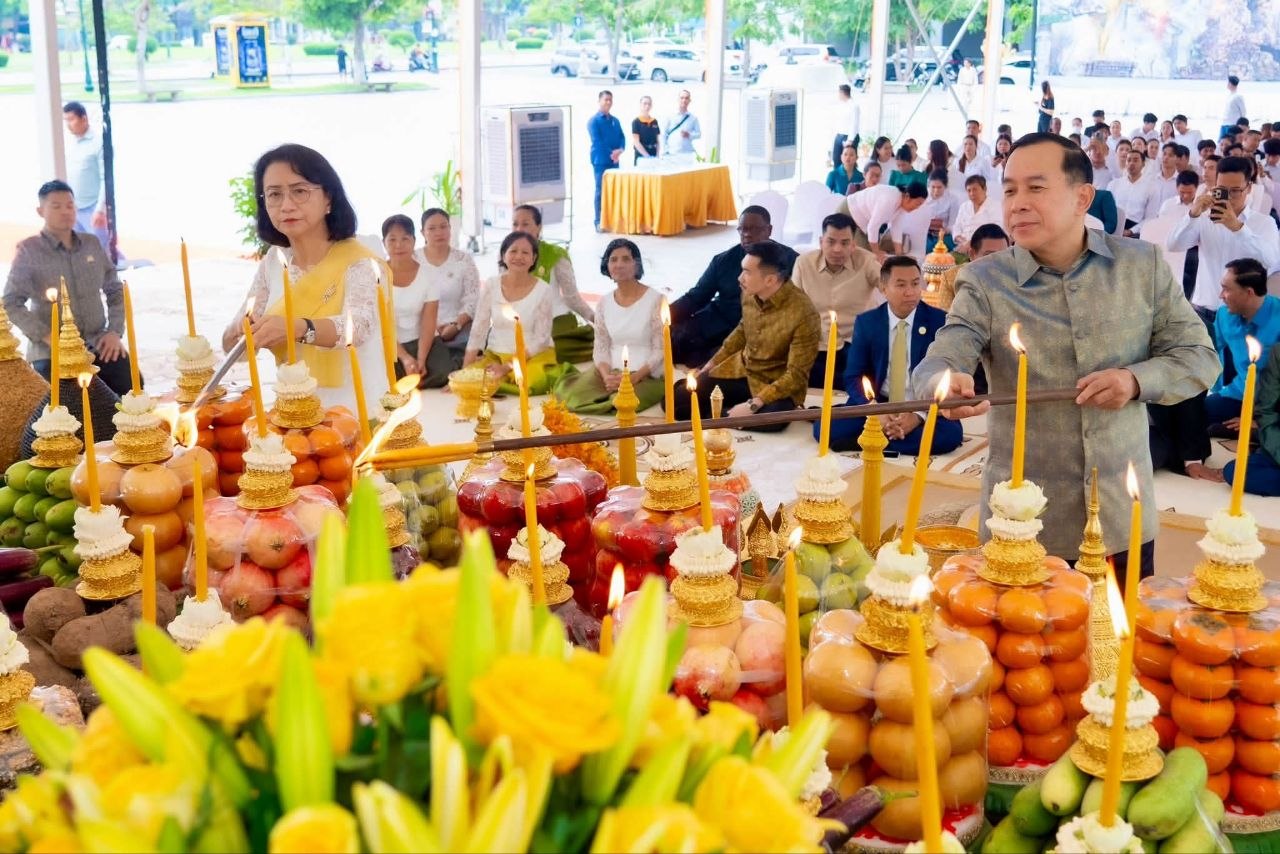 ពិធីប្រុងពលី ដើម្បីចាប់ផ្តើមការរៀបចំទីតាំងកម្មវិធីភូមិហ្រ្វង់កូហ្វូនី នៃកិច្ចប្រជុំកំពូលហ្វ្រង់កូហ្វូនីលើកទី២០ ដែលកម្ពុជាធ្វើជាម្ចាស់ផ្ទះ