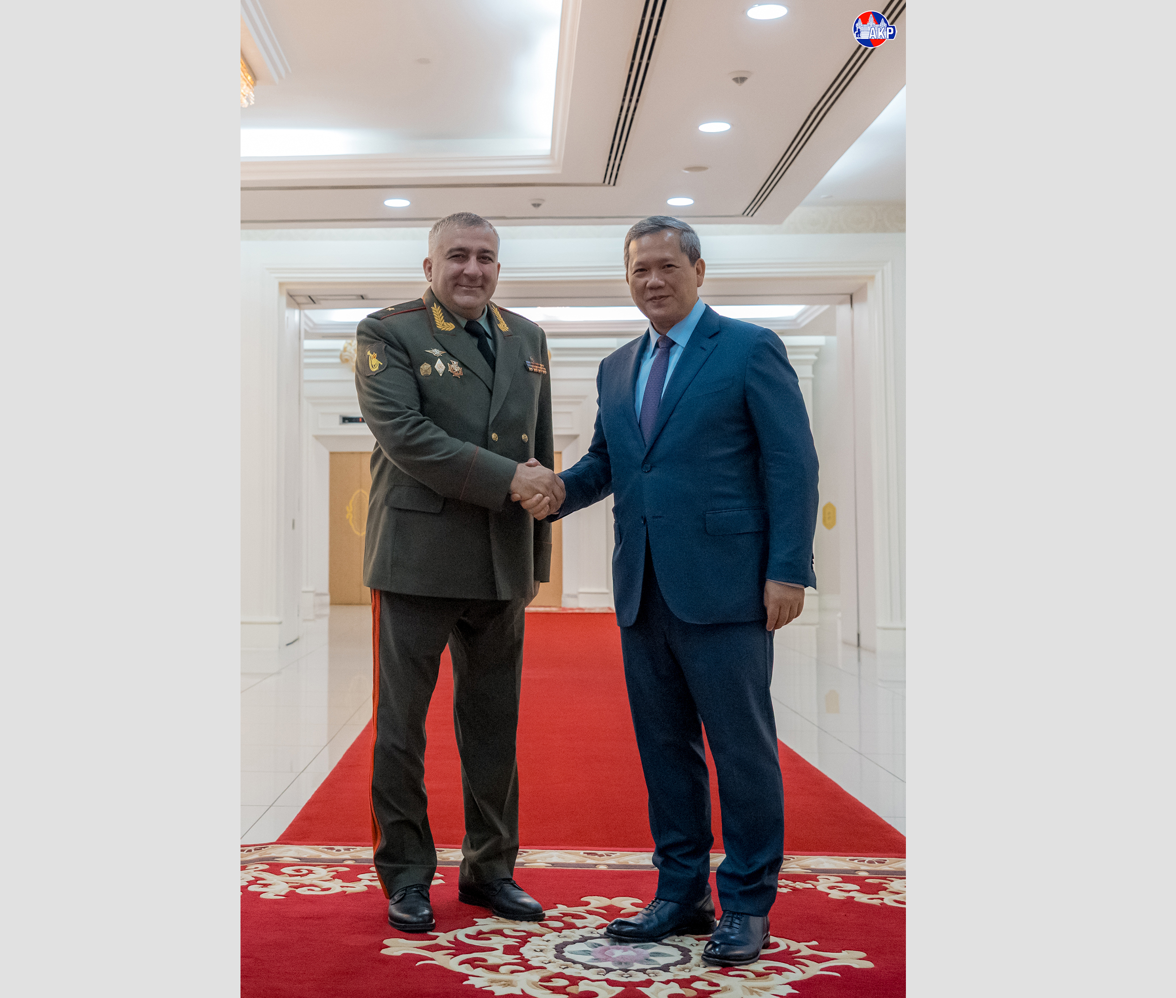 Prime Minister Receives Deputy Commander-in-Chief of Russian Ground Forces